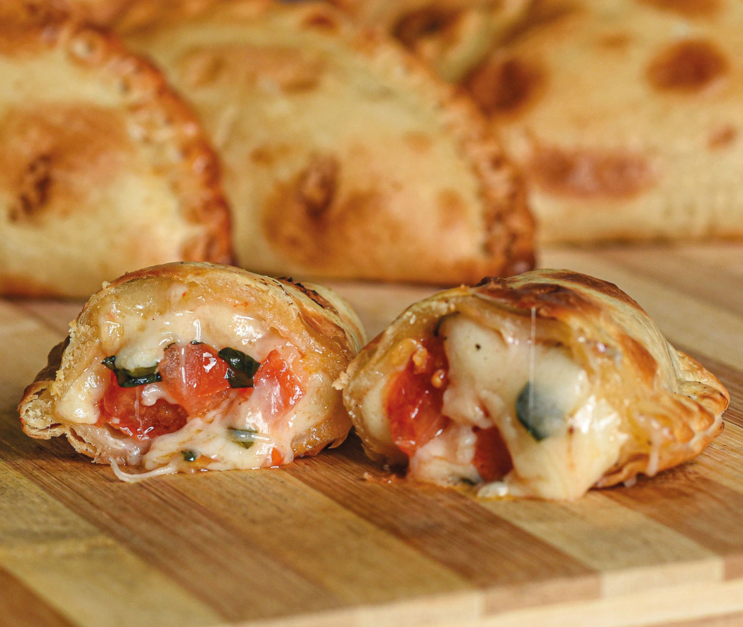 Empanada Caprese - Tomate, Mozzarella et Basilic